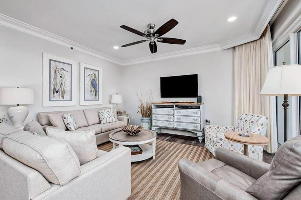 Oceanview Condo with Pools and Hot Tub House in Miramar Beach