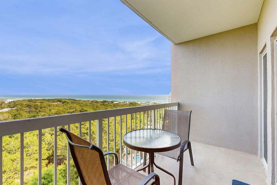 Studio with Balcony Pool Hot Tub and Tennis Inn in Miramar Beach