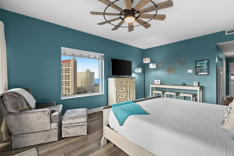 Remodeled Ocean-View Studio with Balcony Apartment in Miramar Beach