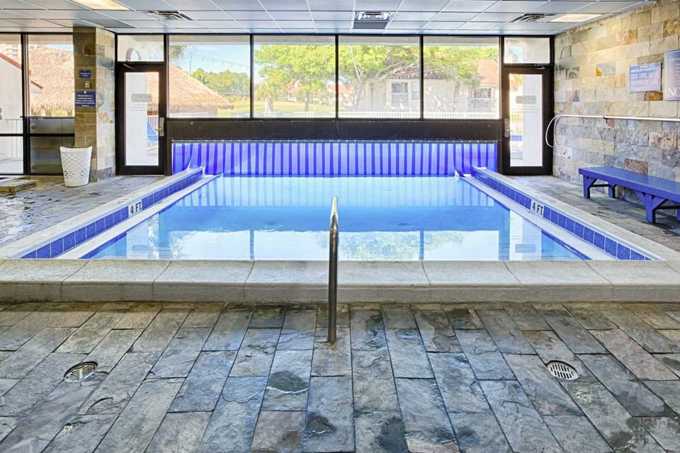 Studio with Pool Views Hot Tub and Tennis Inn in Miramar Beach