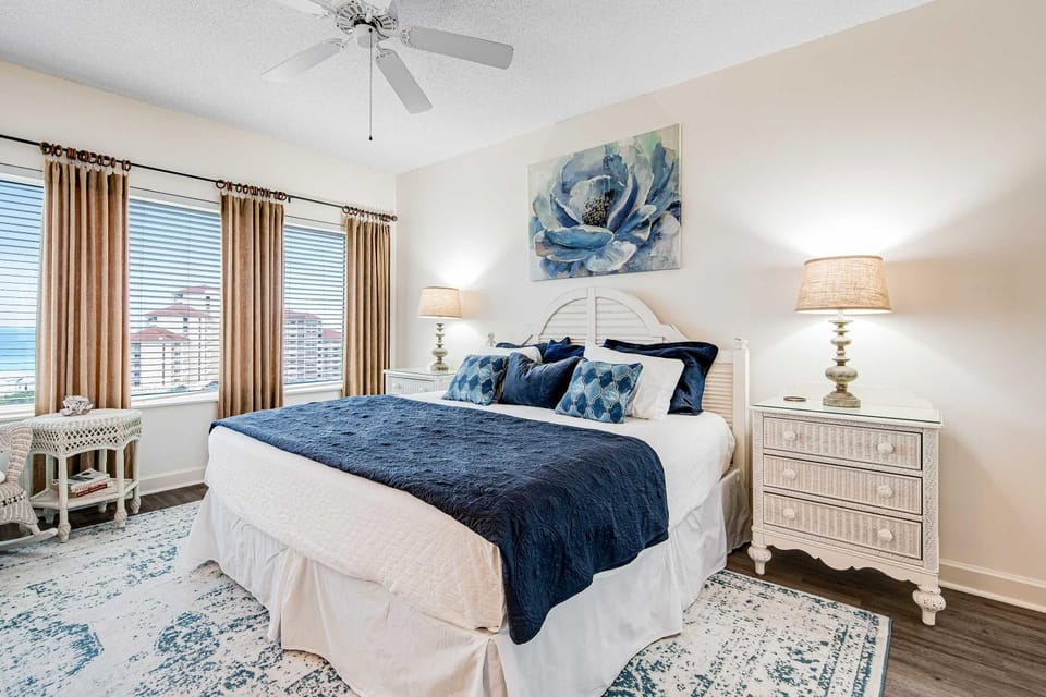 Gulf-View Retreat with Pool Hot Tub and WD Apartment in Miramar Beach