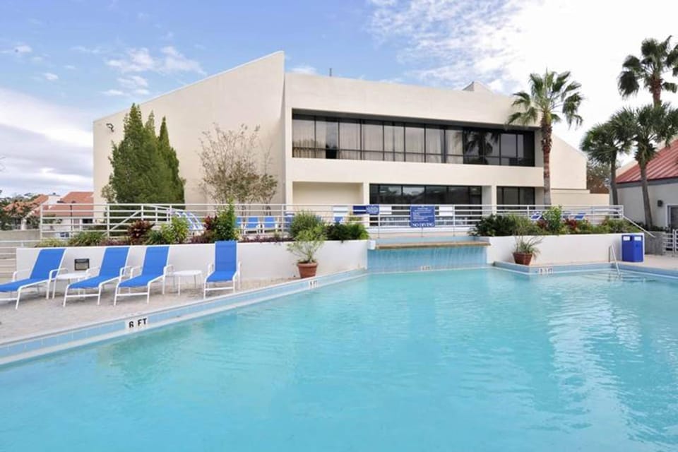 Gulf View Penthouse with Pools and Gym Apartment in Miramar Beach