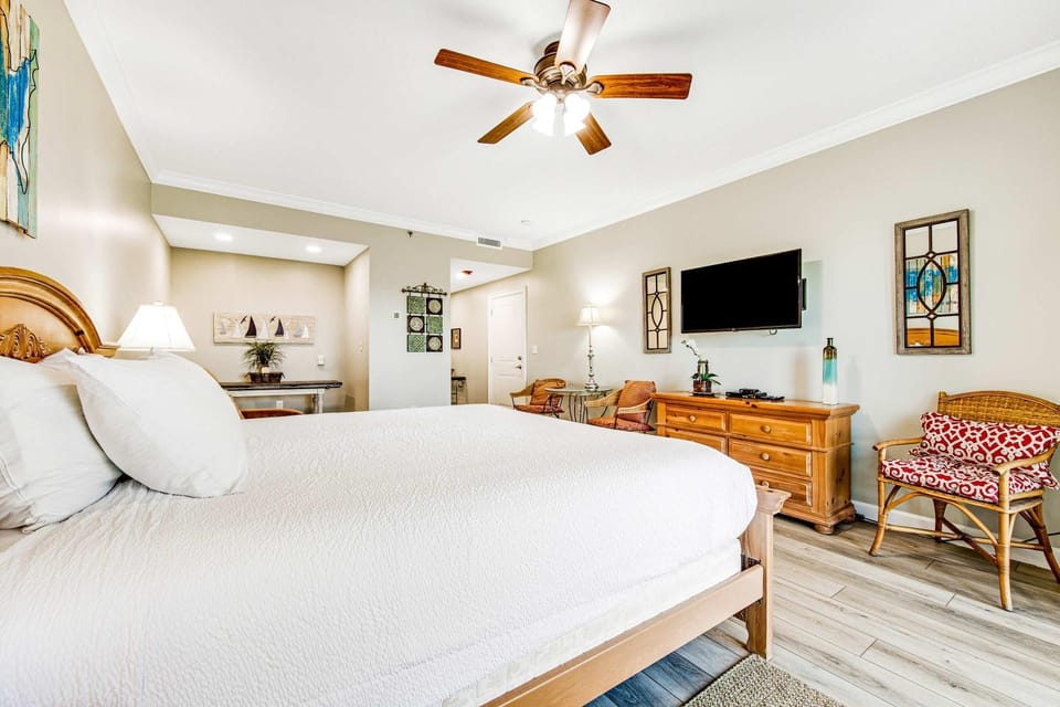 Studio Near Beach with Pools Hot Tub and Tennis Inn in Miramar Beach