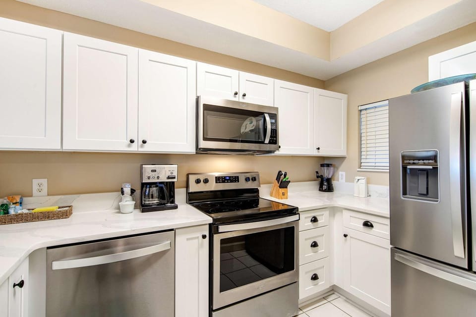 Beachside Resort Condo with Pools and Tennis Apartment in Miramar Beach