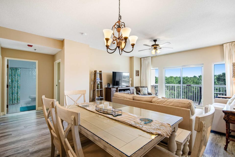 Beachside Resort Condo with Pools and Tennis Apartment in Miramar Beach