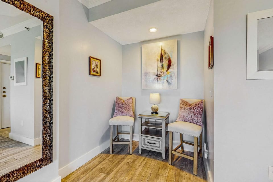 High-Floor Beach Studio with Gulf Views Inn in Miramar Beach