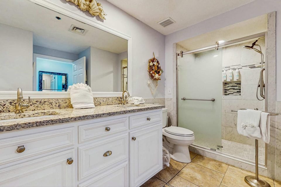 High-Floor Beach Studio with Gulf Views Inn in Miramar Beach