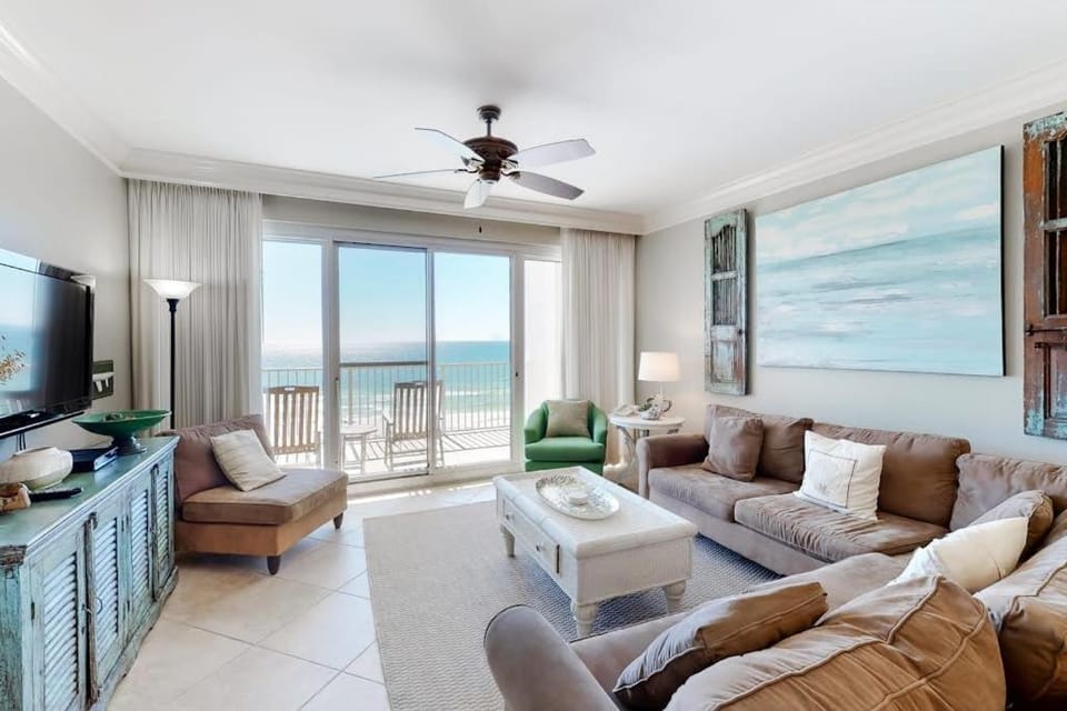 Upscale Gulf-Front Condo with Pools and Tennis House in Miramar Beach