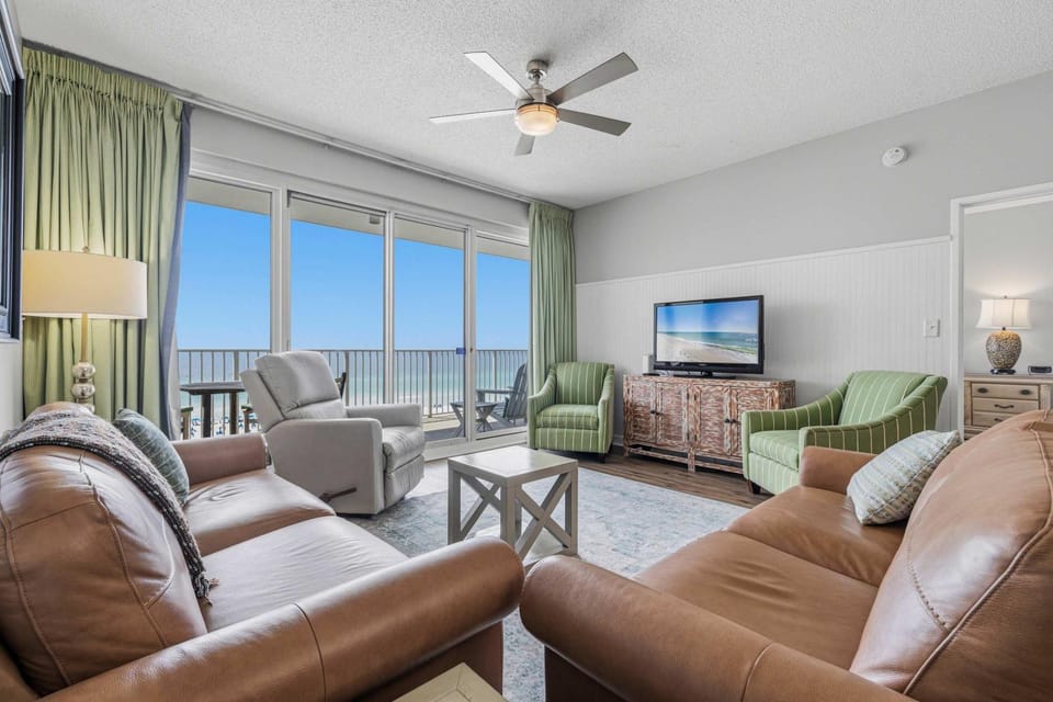 Sophisticated Gulf-Front Condo with Balcony House in Miramar Beach
