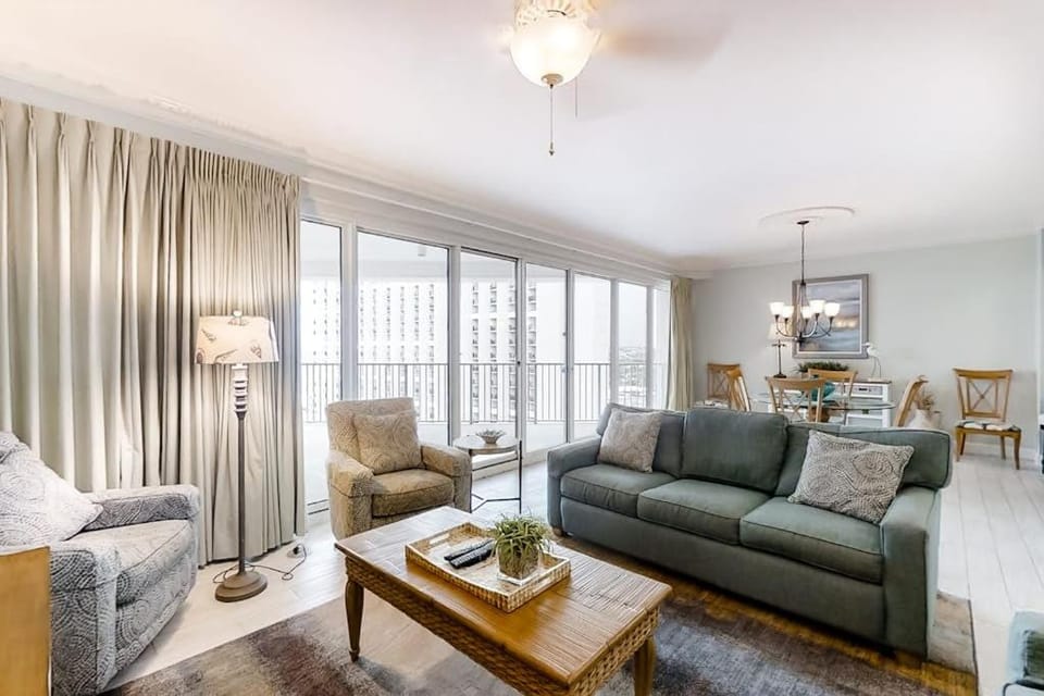 Beachfront Condo with Pools and Hot Tub House in Miramar Beach