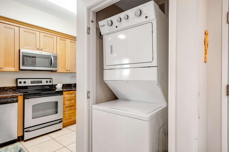 2BR Gulf View Condo with Pools and Beach Tram Apartment in Miramar Beach