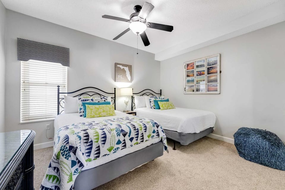 2BR Gulf View Condo with Pools and Beach Tram Apartment in Miramar Beach