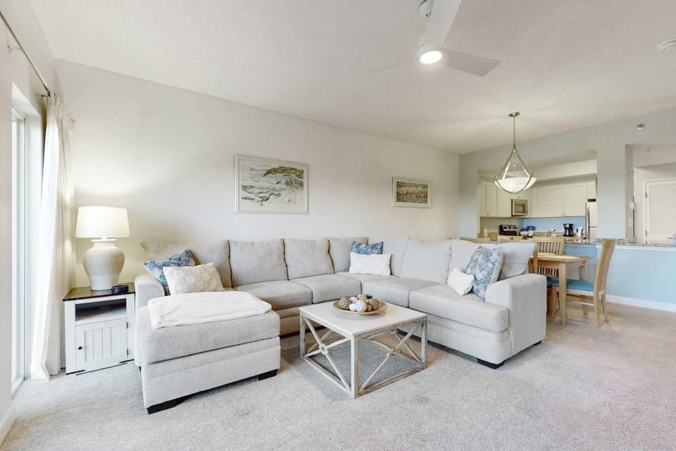 Sunrise-View Condo with Pools Tennis and Tram Apartment in Miramar Beach