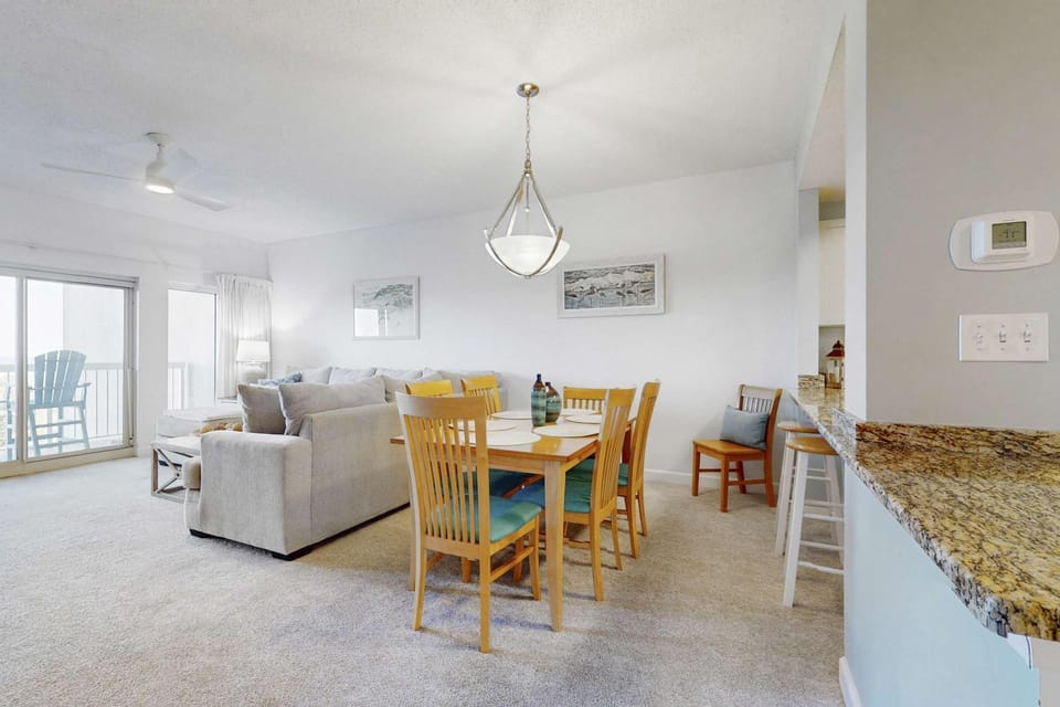 Sunrise-View Condo with Pools Tennis and Tram Apartment in Miramar Beach