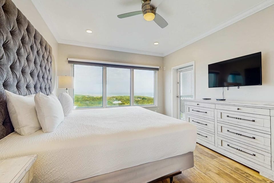Elegant 8th-Floor Condo with Coast Views Apartment in Miramar Beach
