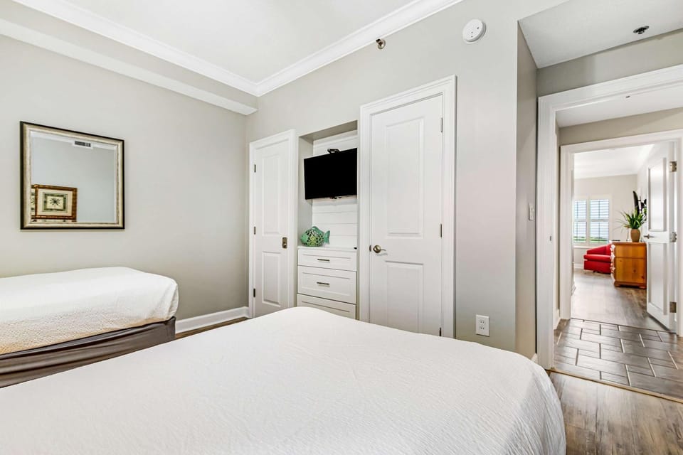 Resort Condo with Pools Hot Tub and Tennis Apartment in Miramar Beach