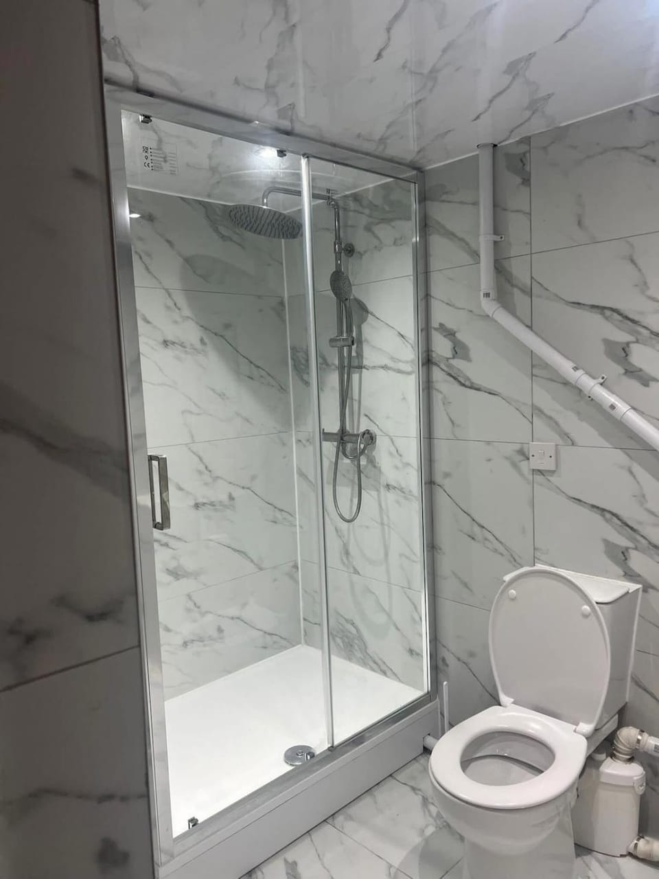 Three Bedroom House by Brookland Stays Serviced Accommodation & Short Lets in Leeds with Free WiFi House in Leeds