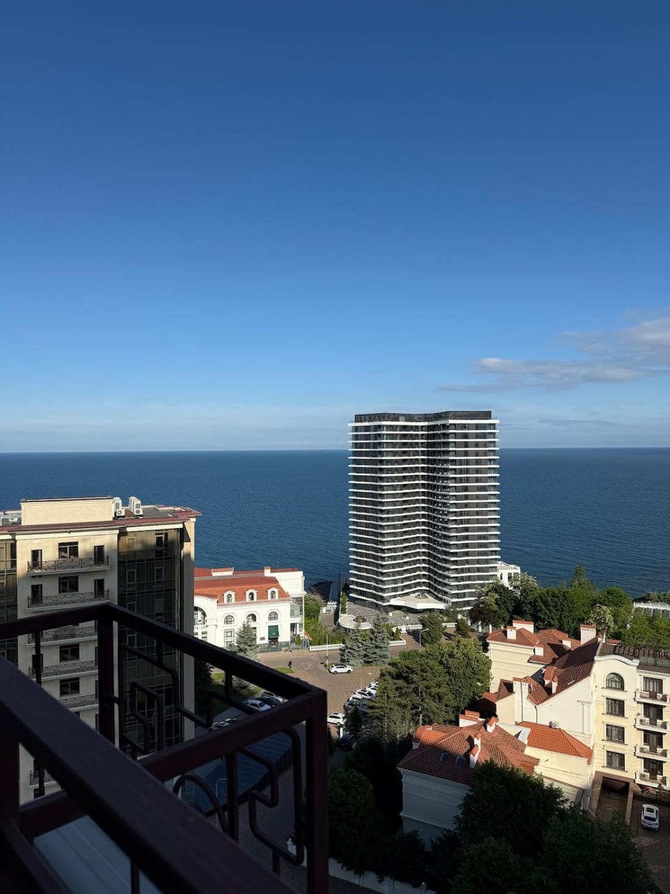Морской вид в наших апартаментах с каждого окна! Apartment in Odessa