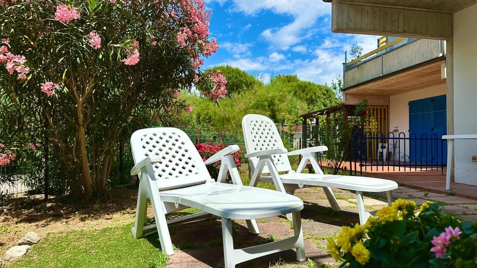M341 - Marcelli, Trilocale con giardino a due passi dal mare Apartment in Marcelli