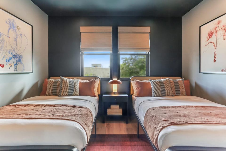 Chic NOLA Home Heated Pool & Spa House in New Orleans