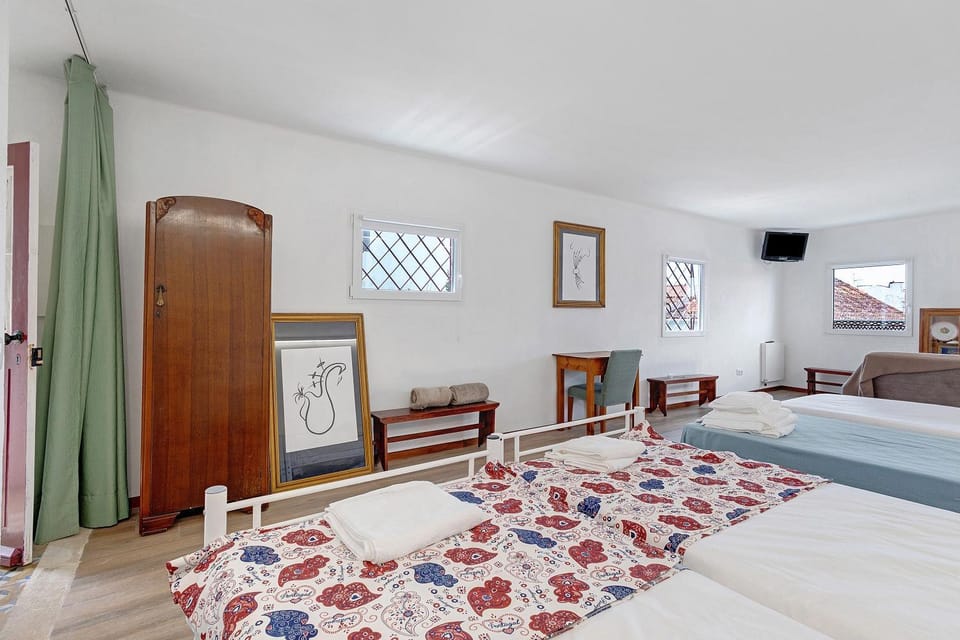 Property building, Living room, Bedroom