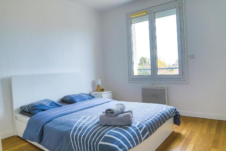 Le KA-NOÉ Riverside Apartment in Chelles