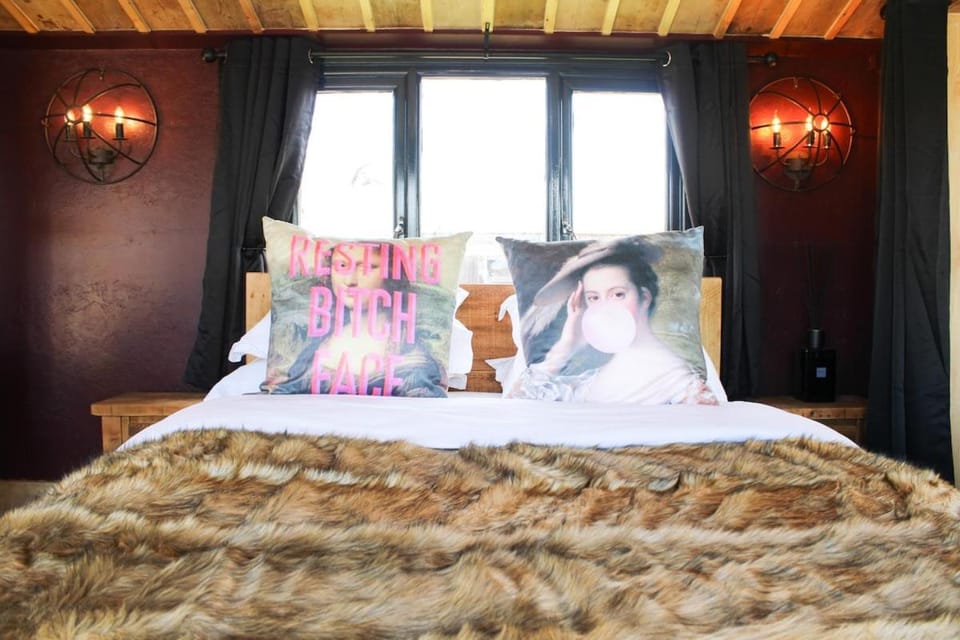 Bed, Bedroom