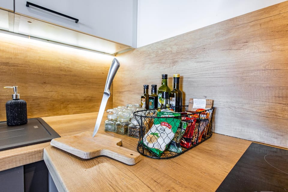 ADM - Première Sky Apartment - FREE Parking Garage Apartment in Bratislava