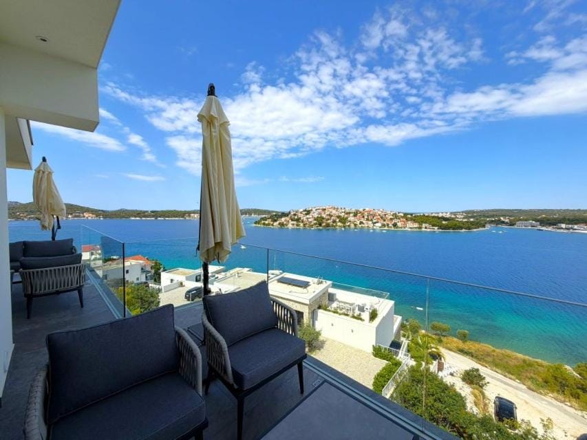 Villa Aurea Lux - Exclusive Private Spa and Infinity Pool Villa in Šibenik-Knin County, Croatia