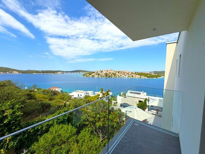 Villa Aurea Lux - Exclusive Private Spa and Infinity Pool Villa in Šibenik-Knin County, Croatia