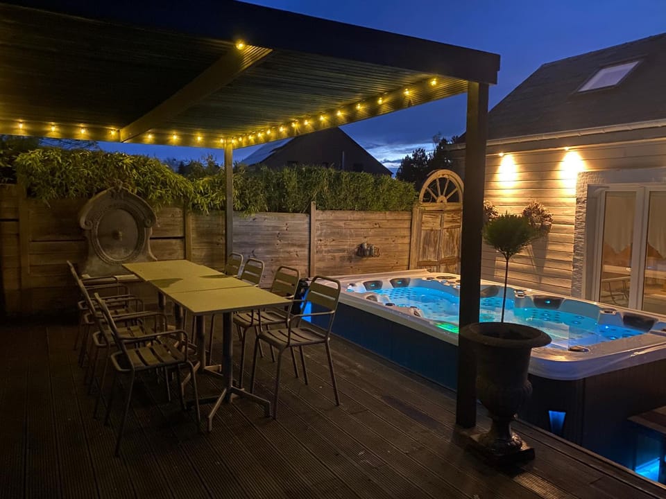 Patio, Hot Tub