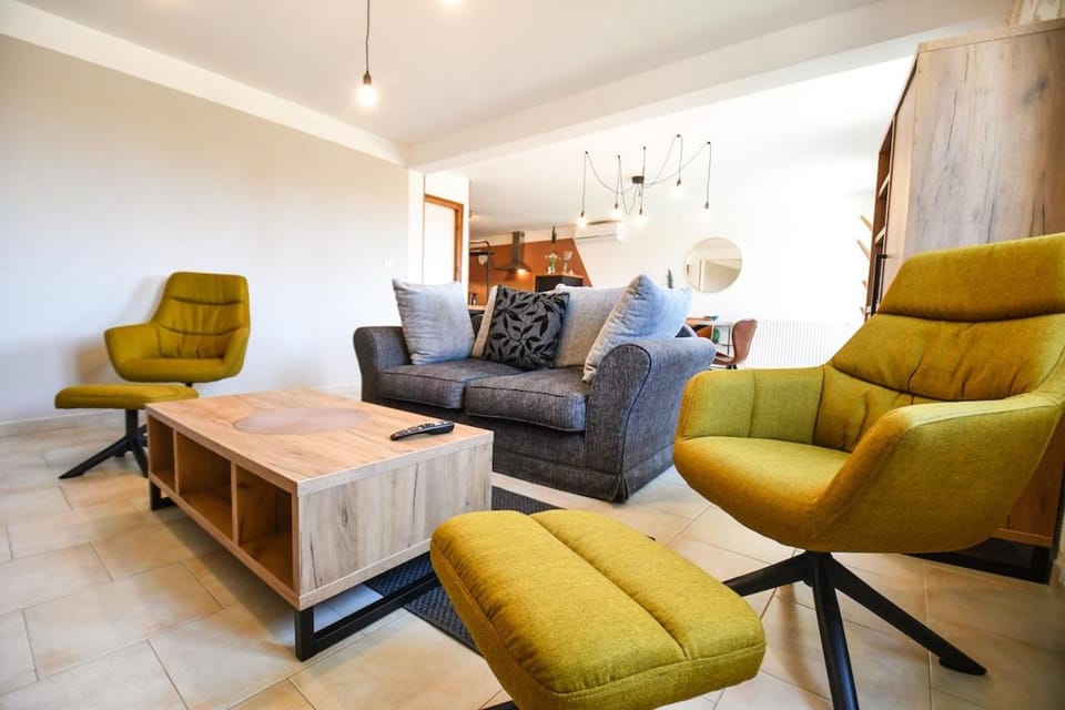 Communal lounge/ TV room, Living room
