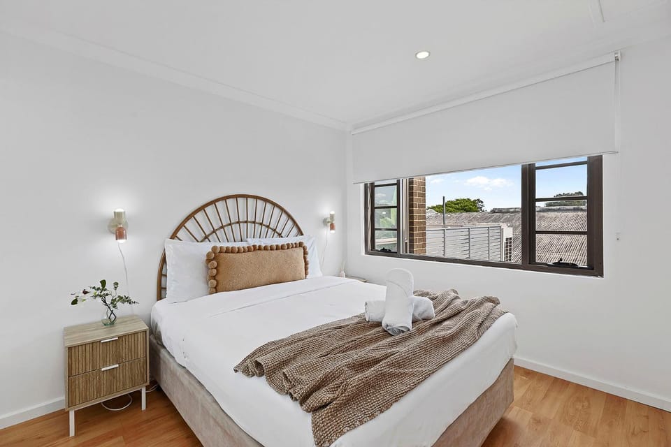 Bed, Decorative detail, Bedroom