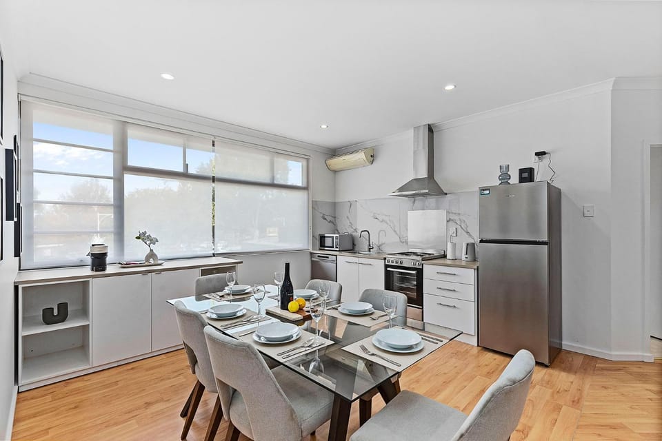 Dining area, oven, kitchen