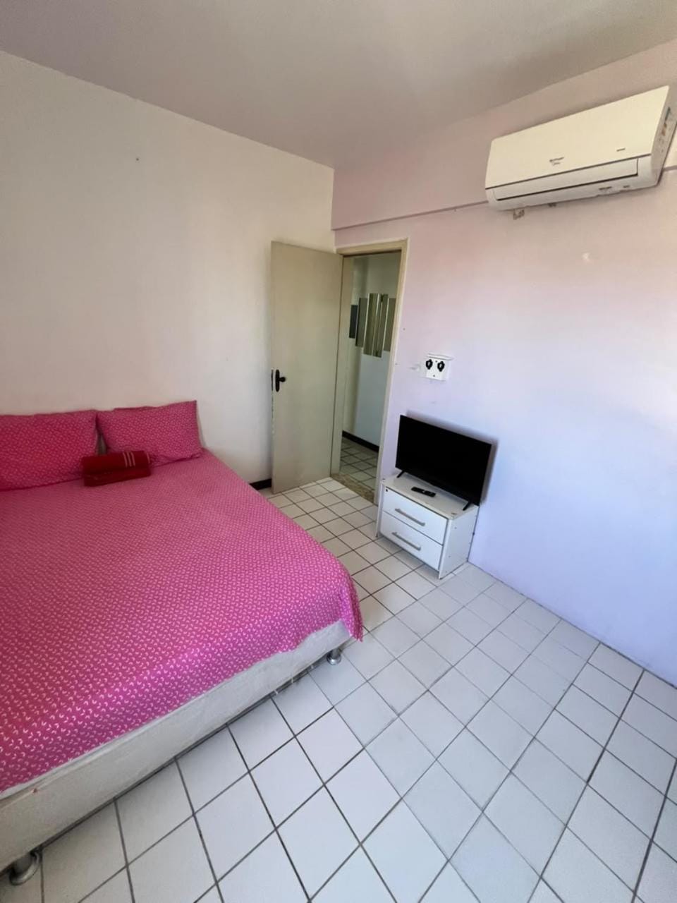TV and multimedia, Bedroom, wardrobe, air conditioner