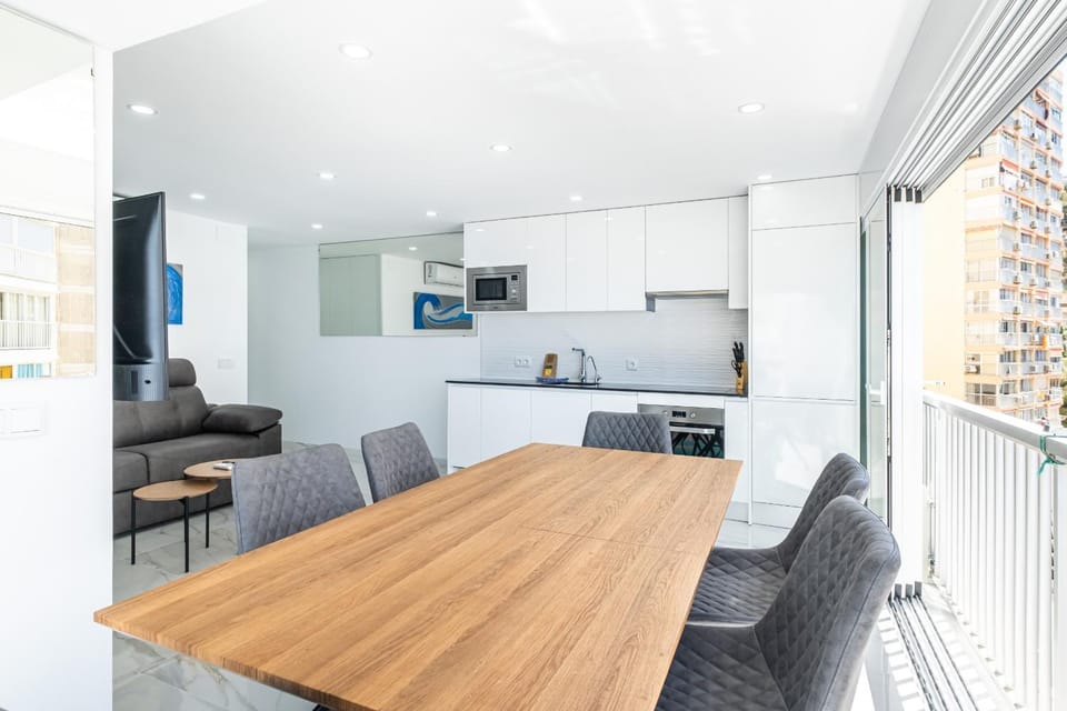 Kitchen or kitchenette, Living room, Dining area, oven, stove