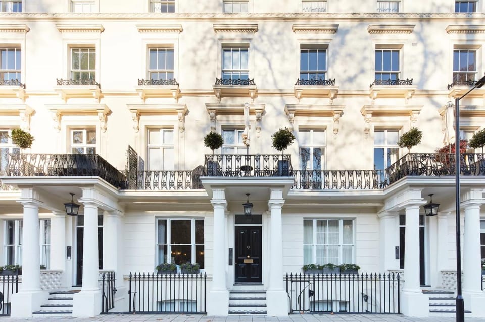 Property building, Facade/entrance