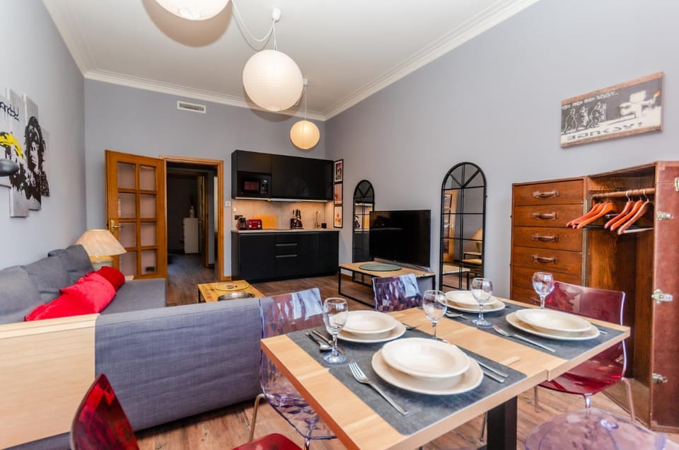 Elegante e Spaziosa per Gruppi e Famiglie, 2 Camere e 2 Bagni, nel cuore di Milano, con affaccio su Piazza Gramsci Apartment in Milan