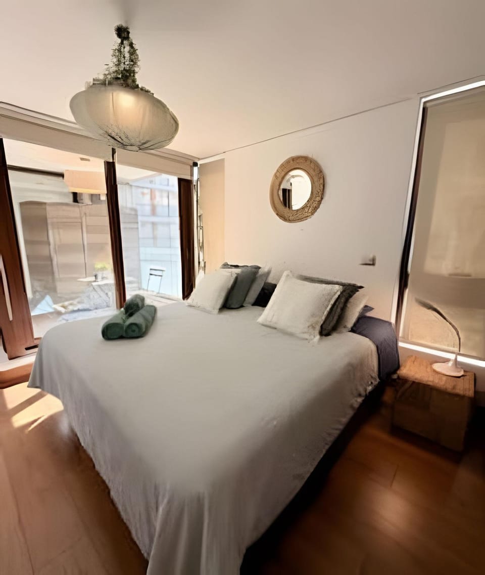 Comfort with parking and Wi-Fi Manquehue Metro Station Apartment in Las Condes