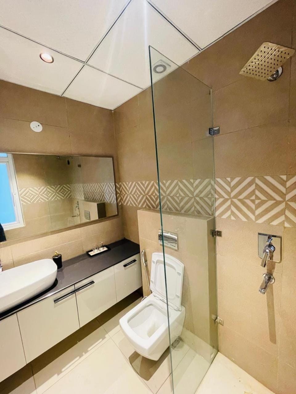 Studio Apartment in Greater Noida Apartment in Noida