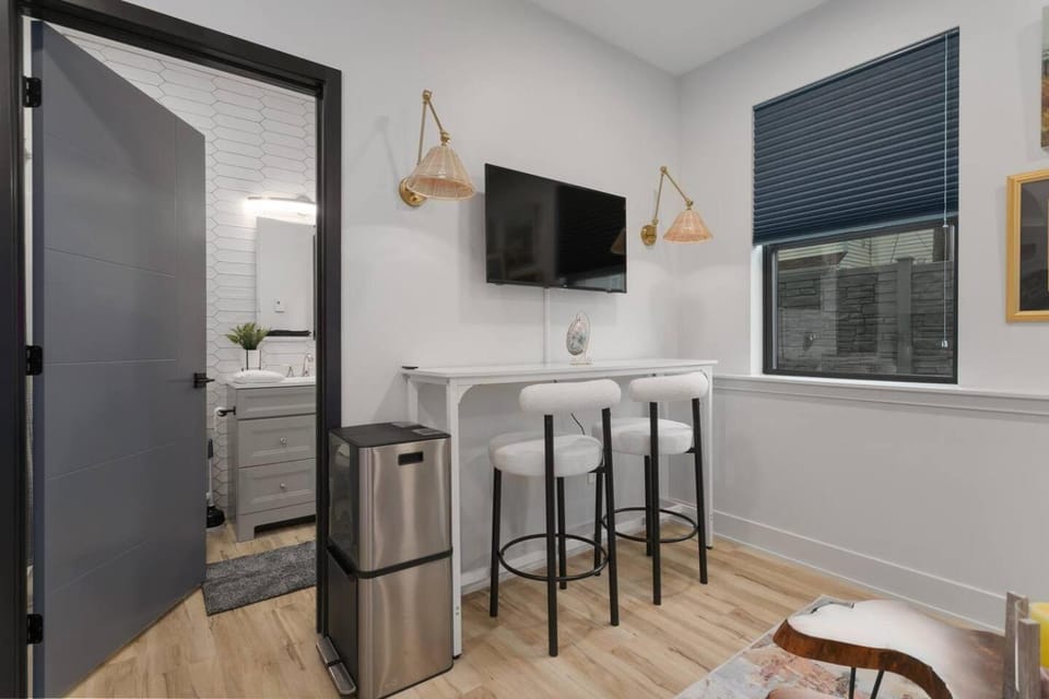 Cozy Studio in the Crossroads 69 Apartment in Kansas City