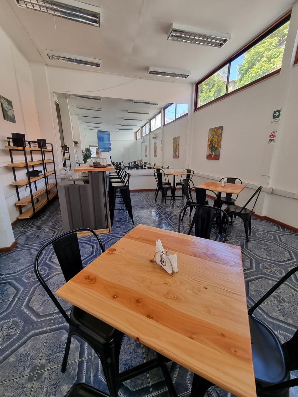 Restaurant/places to eat, Banquet/Function facilities, Dining area