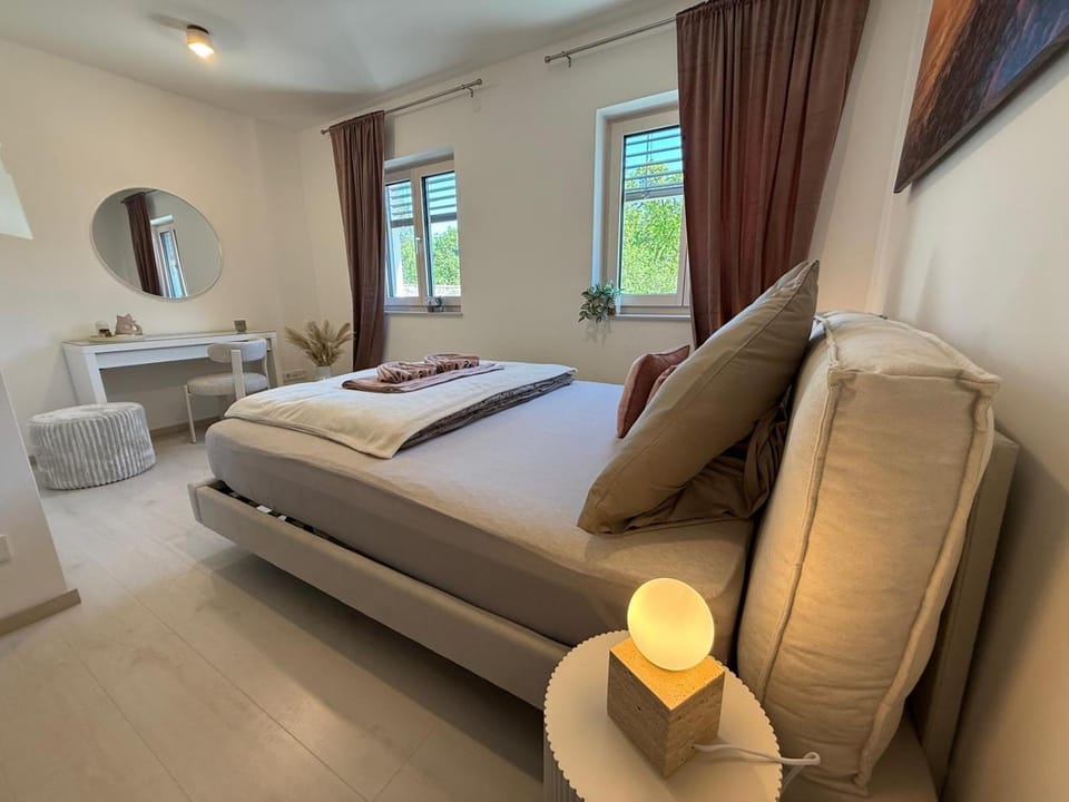 Donau Vibes Luxury Family near City and Highway Apartment in Linz