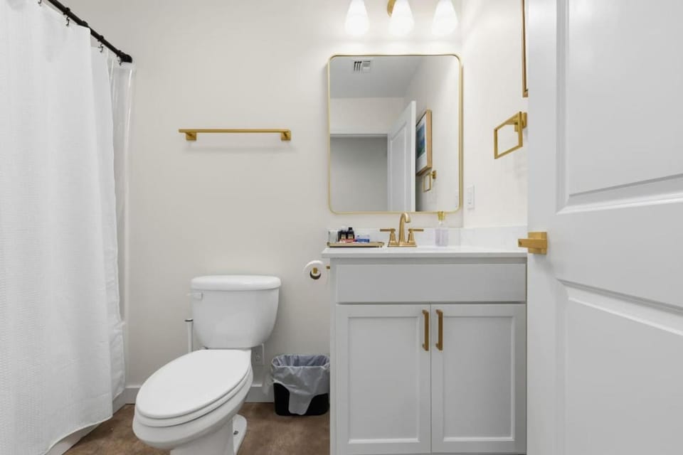 Toilet, Bathroom, Bath, towels