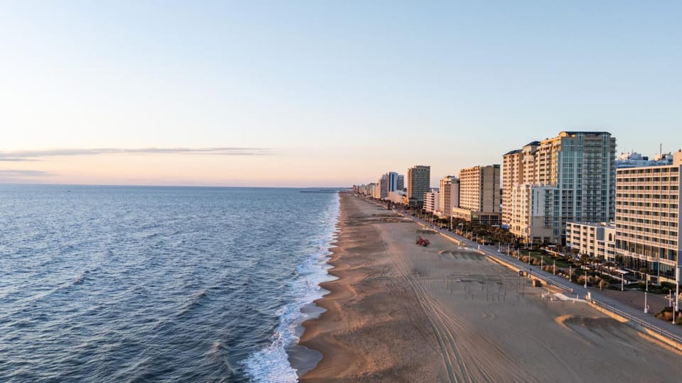 Oceanfront condo VB Apartment in Virginia Beach