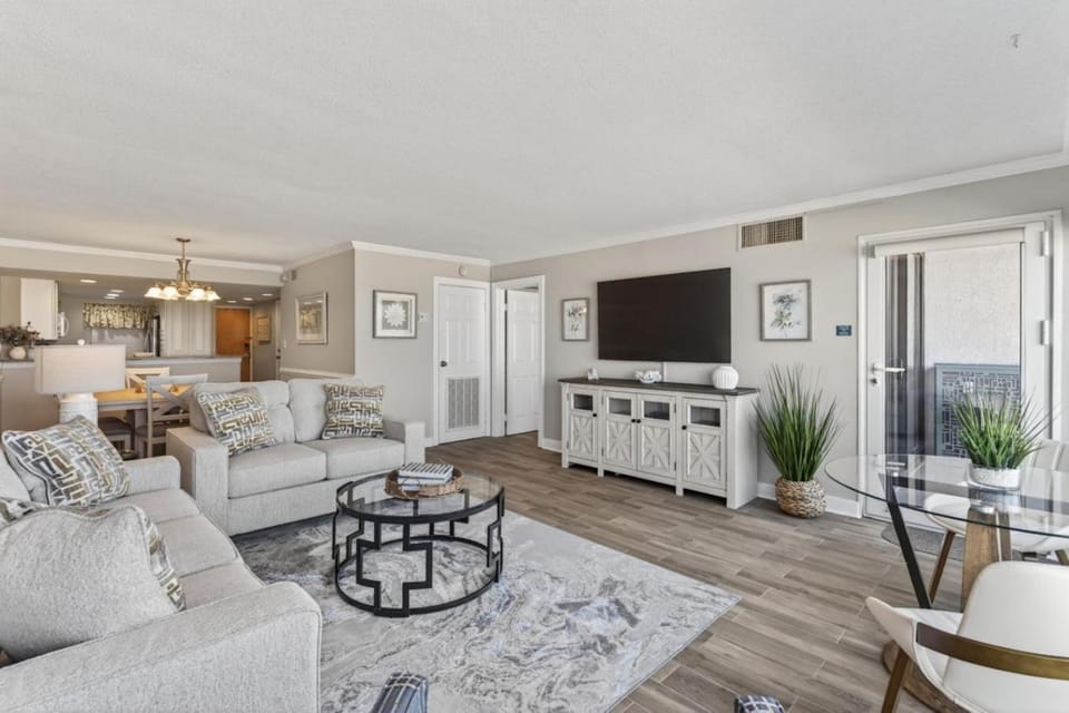 Oceanfront condo VB Apartment in Virginia Beach