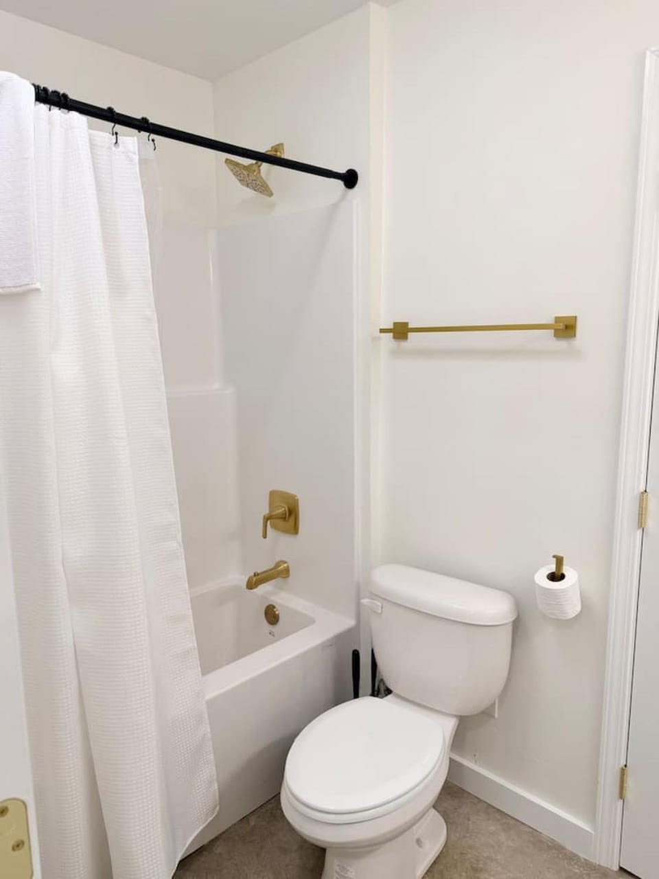 Shower, Toilet, Bathroom, Bath
