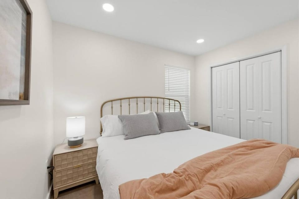 Bed, Bedroom, wardrobe