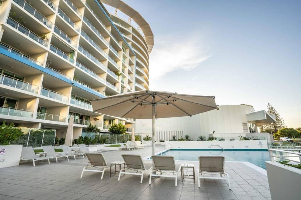 Private Rooftop Heated Plunge Pool Oceanfront Penthouse Apartment in Bilinga