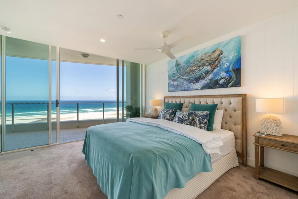 Kirra Beach Penthouse private rooftop and plunge pool Apartment in Bilinga